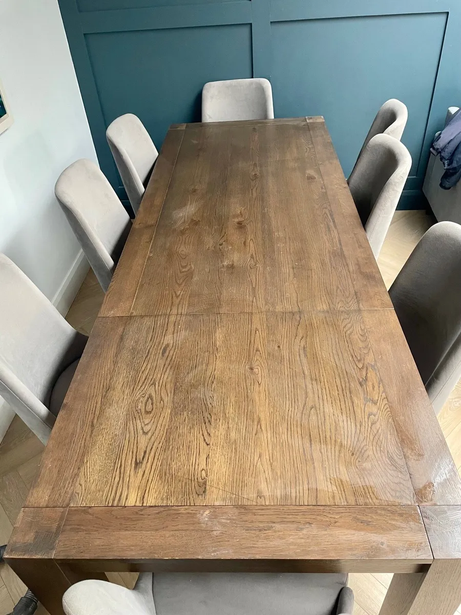 Dining table and 8 chairs - Image 2