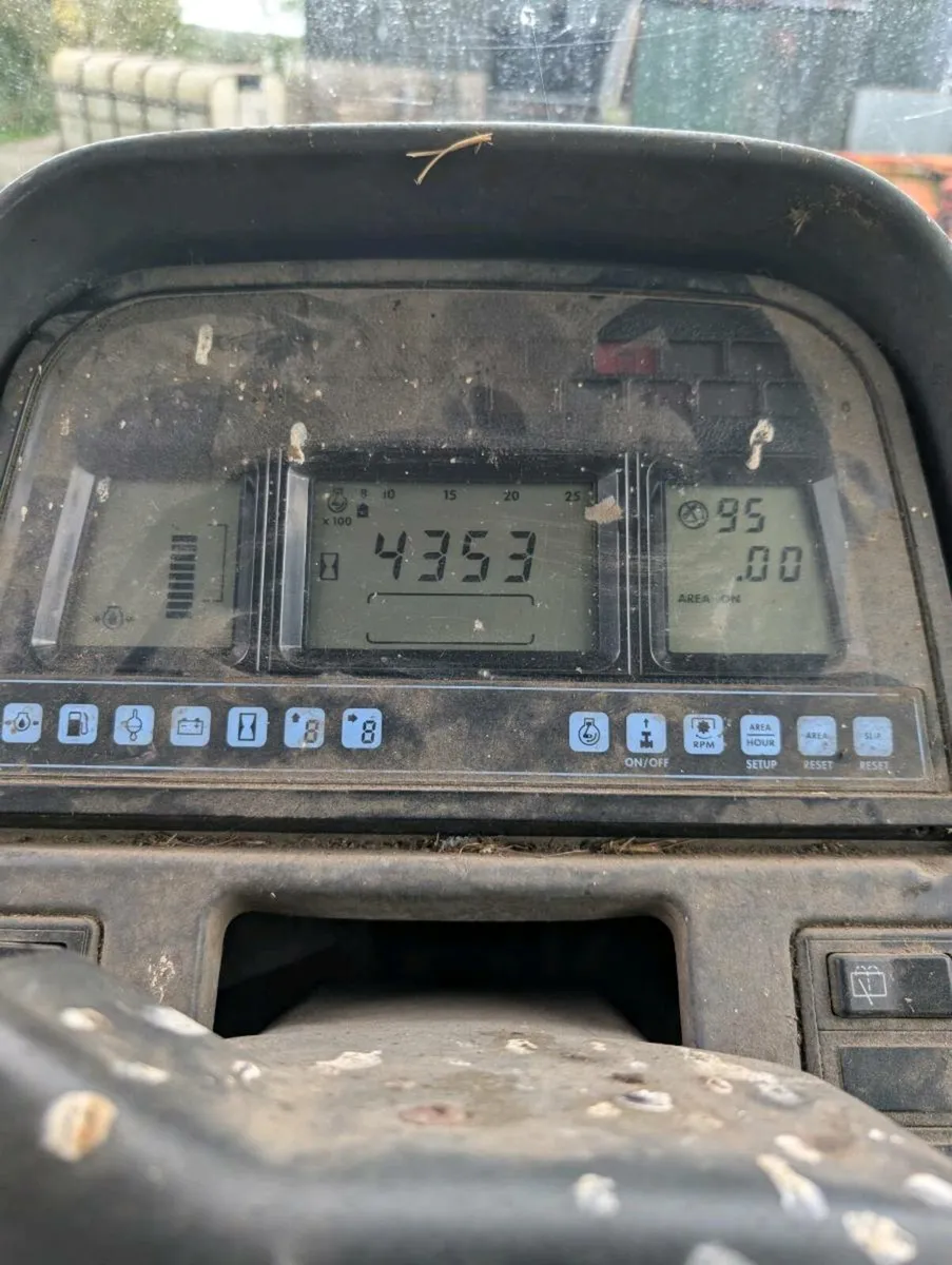 New Holland tm125 - Image 4