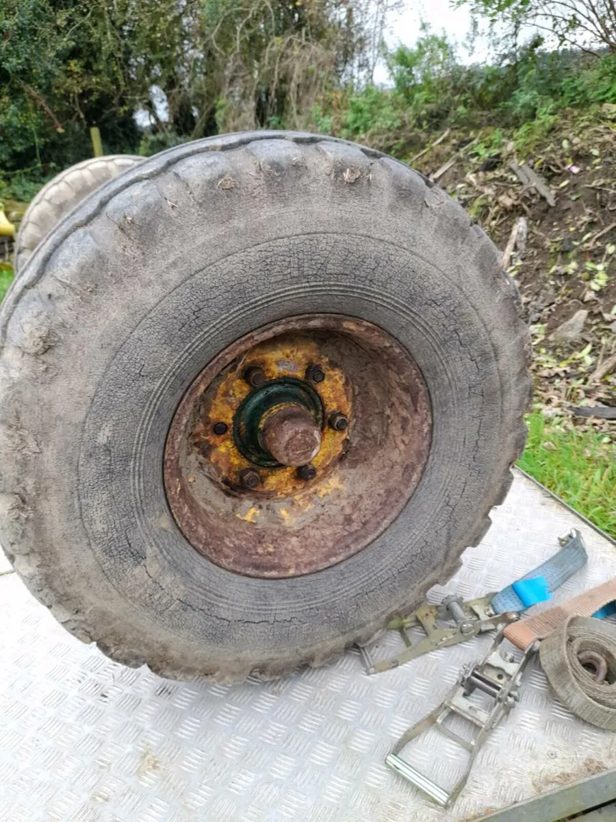 Six stud Trailer axle for sale perfect condition - Image 2