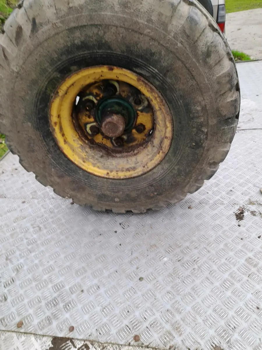 Six stud Trailer axle for sale perfect condition - Image 3