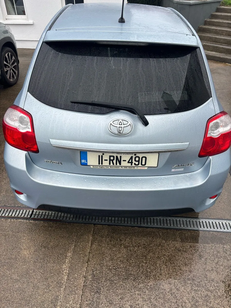 Tayota Auris 2011 sport model - Image 2