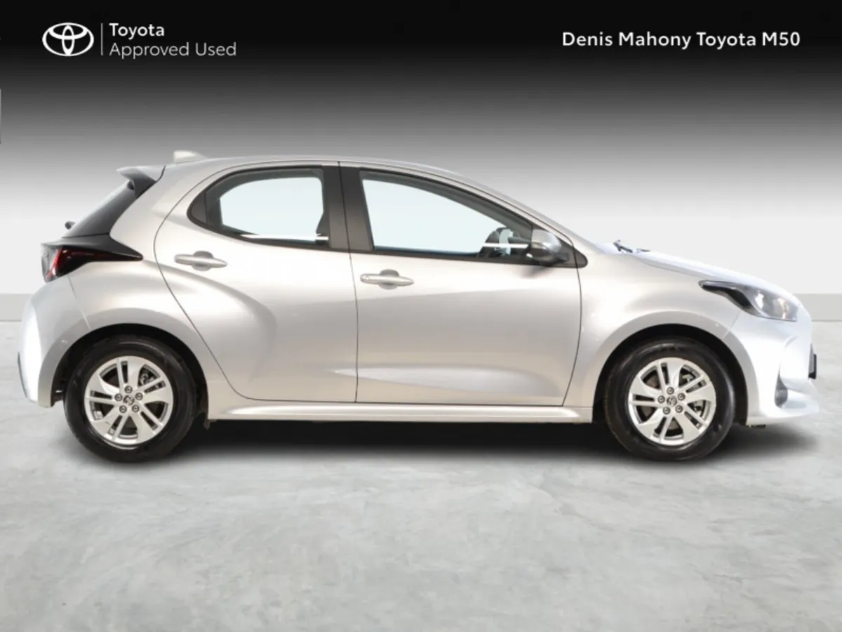 Toyota Yaris Hybrid Luna Auto - Image 3