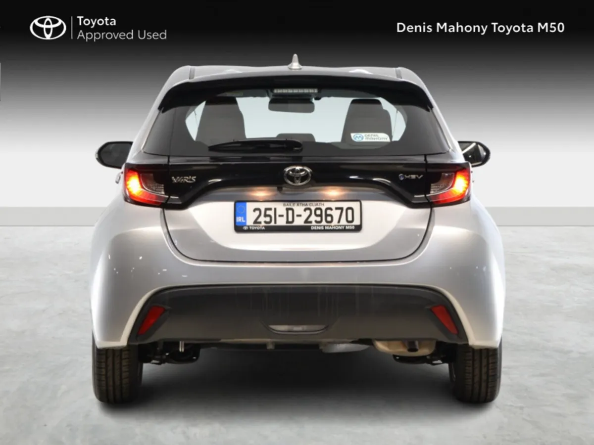 Toyota Yaris Hybrid Luna Auto - Image 4