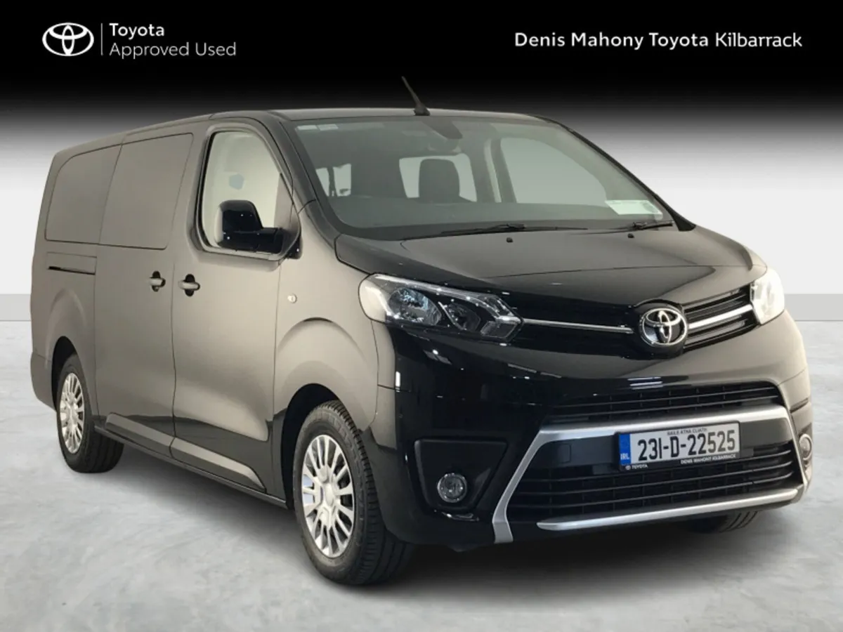 Toyota Proace LWB 9-Seater People Carrier - Image 1