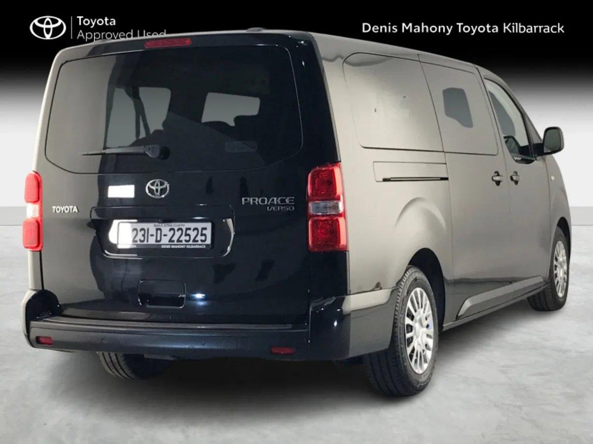 Toyota Proace LWB 9-Seater People Carrier - Image 2