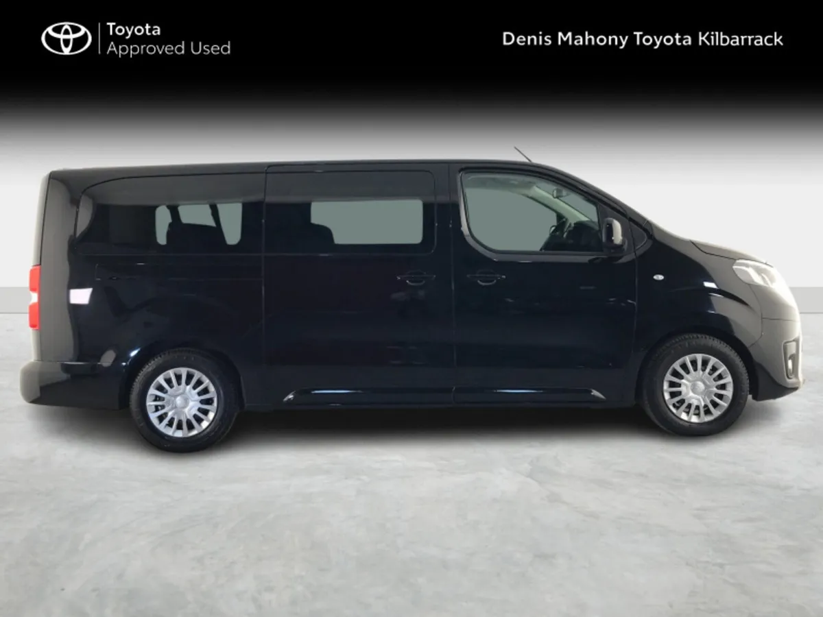Toyota Proace LWB 9-Seater People Carrier - Image 3