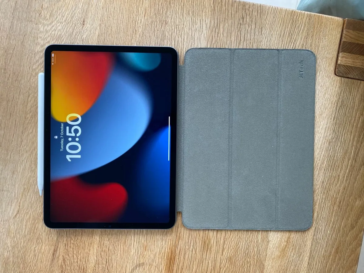 iPad Pro 11inch (with Apple Pencil) - Image 3
