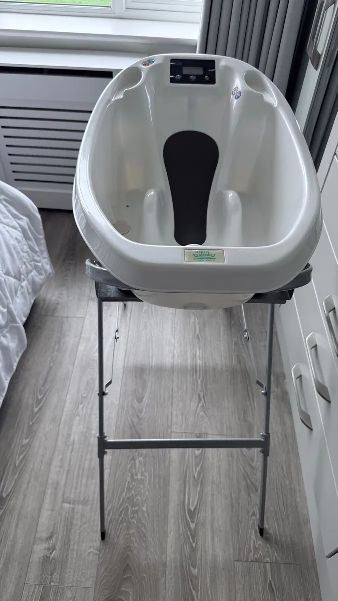 Baby Aqua Scale  & Stand + Toddler Schnuggle - Image 3