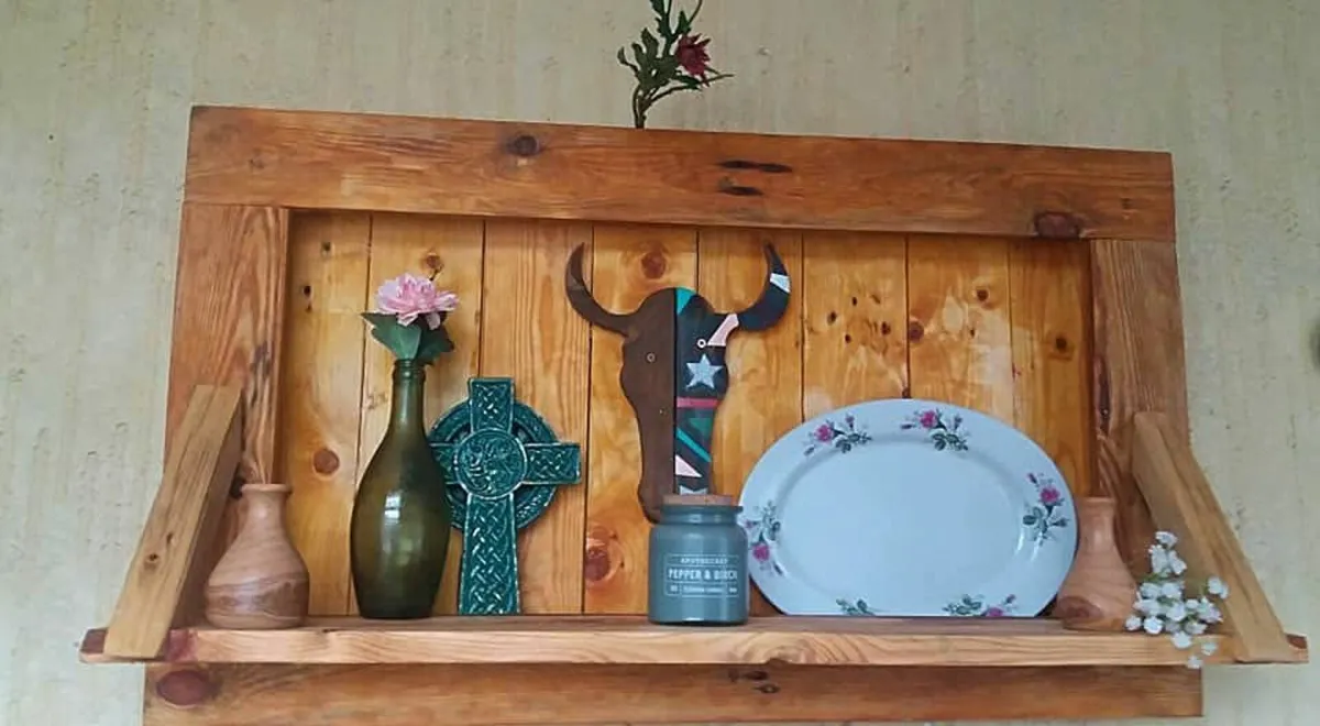 Rustic Country style floating display shelf.. - Image 1