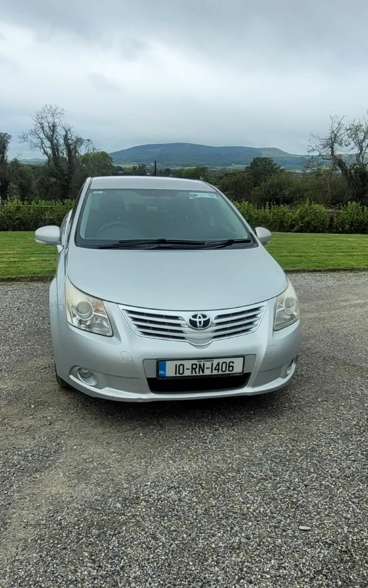 Toyota Avensis 2010 - Image 2