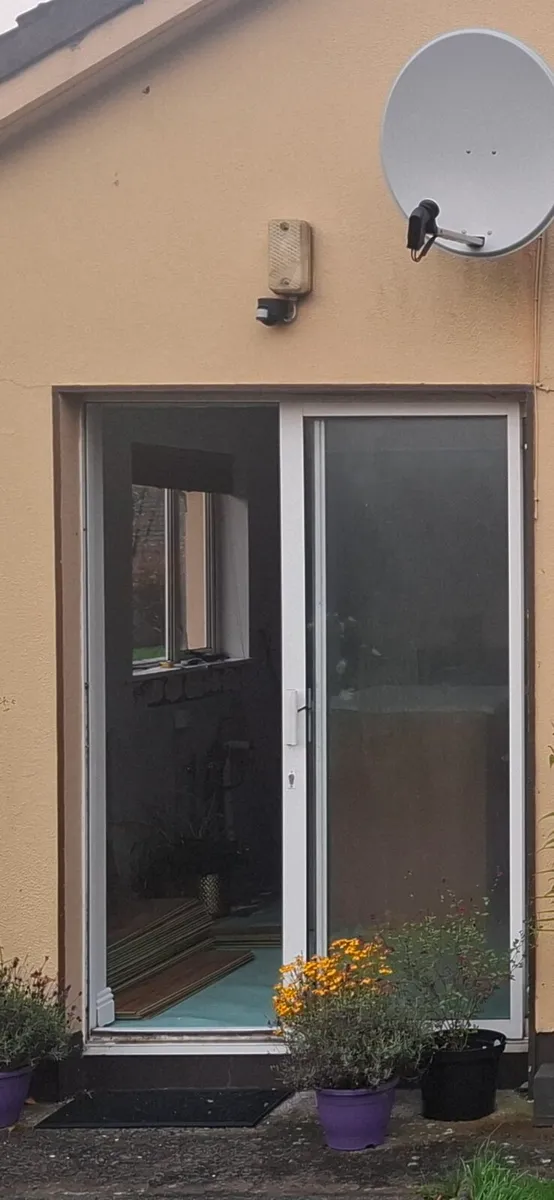 Windows and sliding door - Image 4