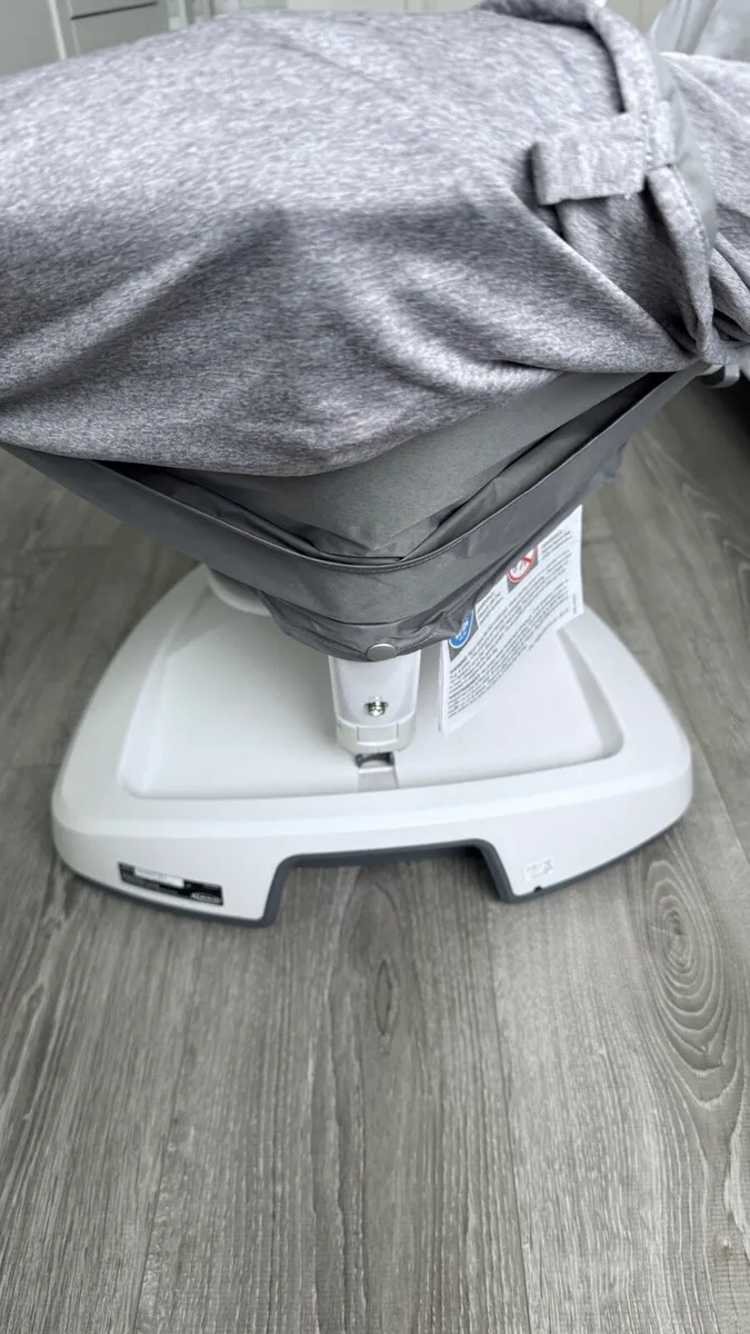Graco Move With Me Canopy Swing - Image 3