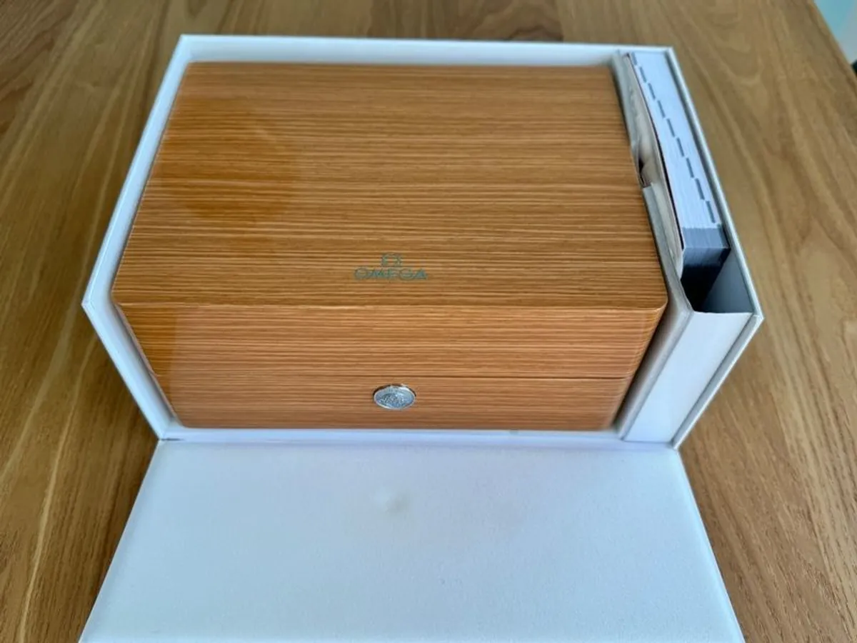 Omega Seamaster Planet Ocean Ref. 232.30.46.51.003 - Image 4