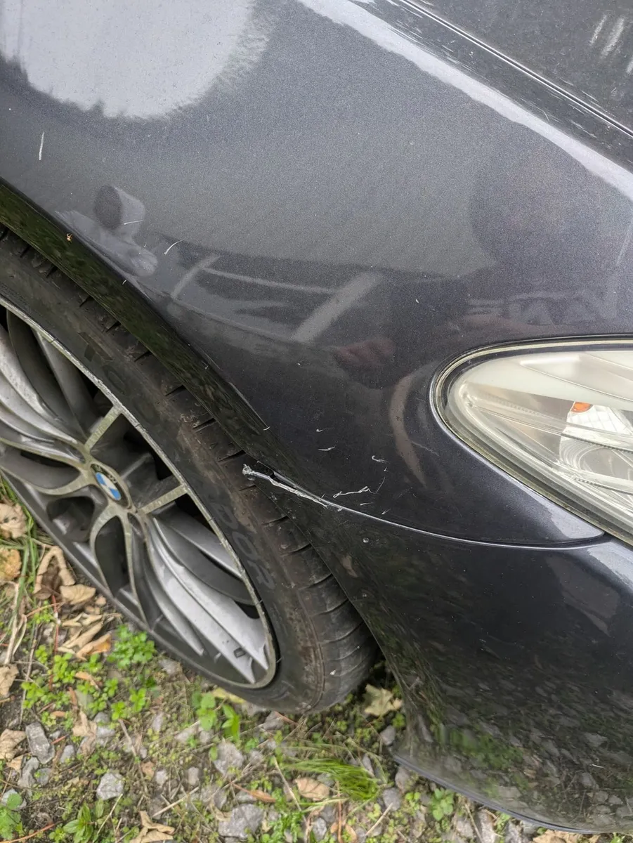 BMW 5-Series 2011 - Image 4