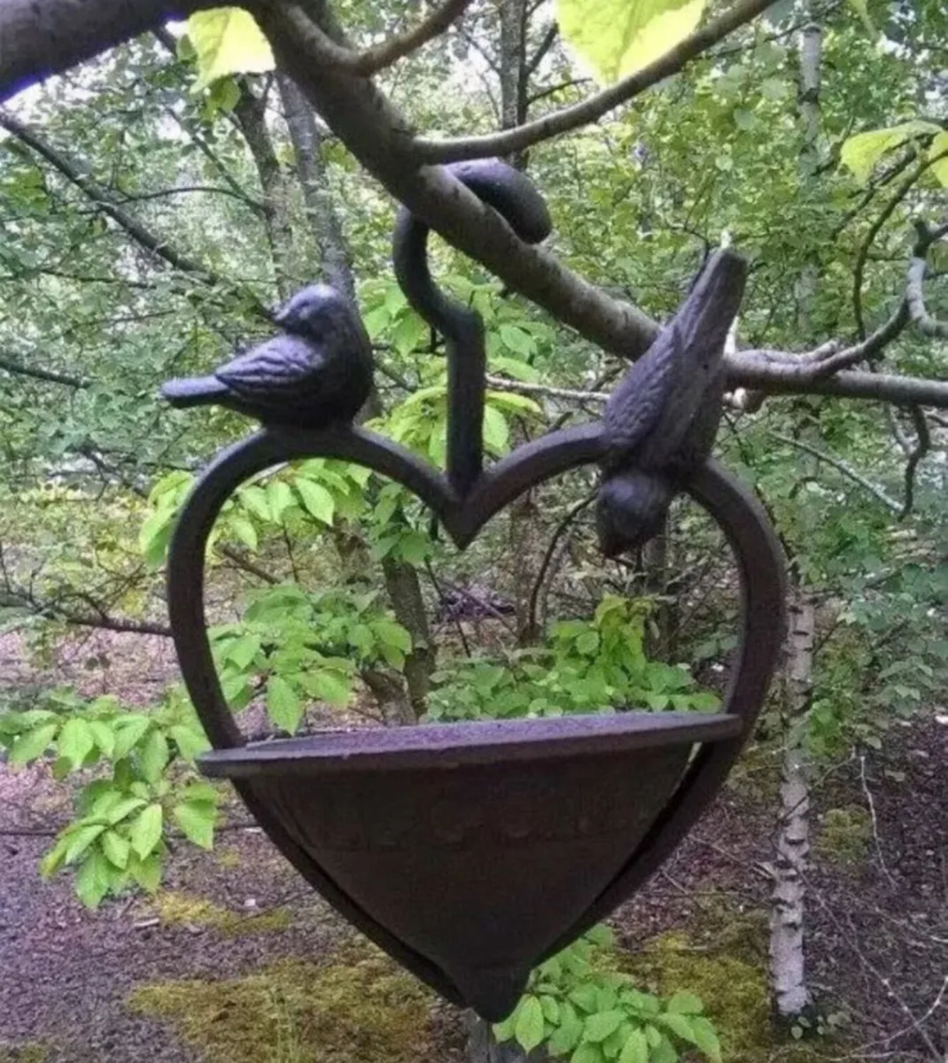 Cast Iron Loveheart Wild Bird Feeder NEW - Image 3