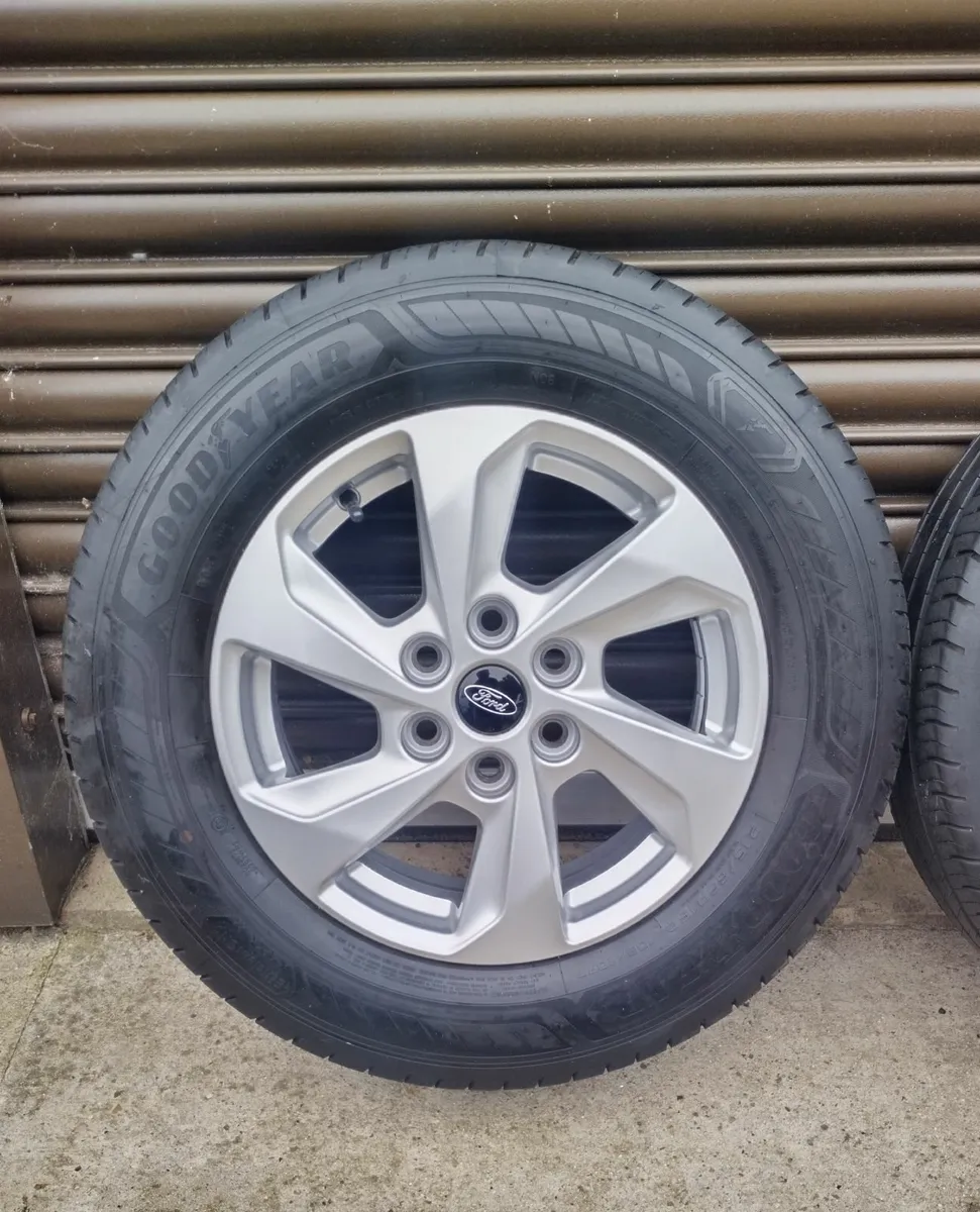 Ford Transit Custom Limited Genuine 16" Alloys - Image 2