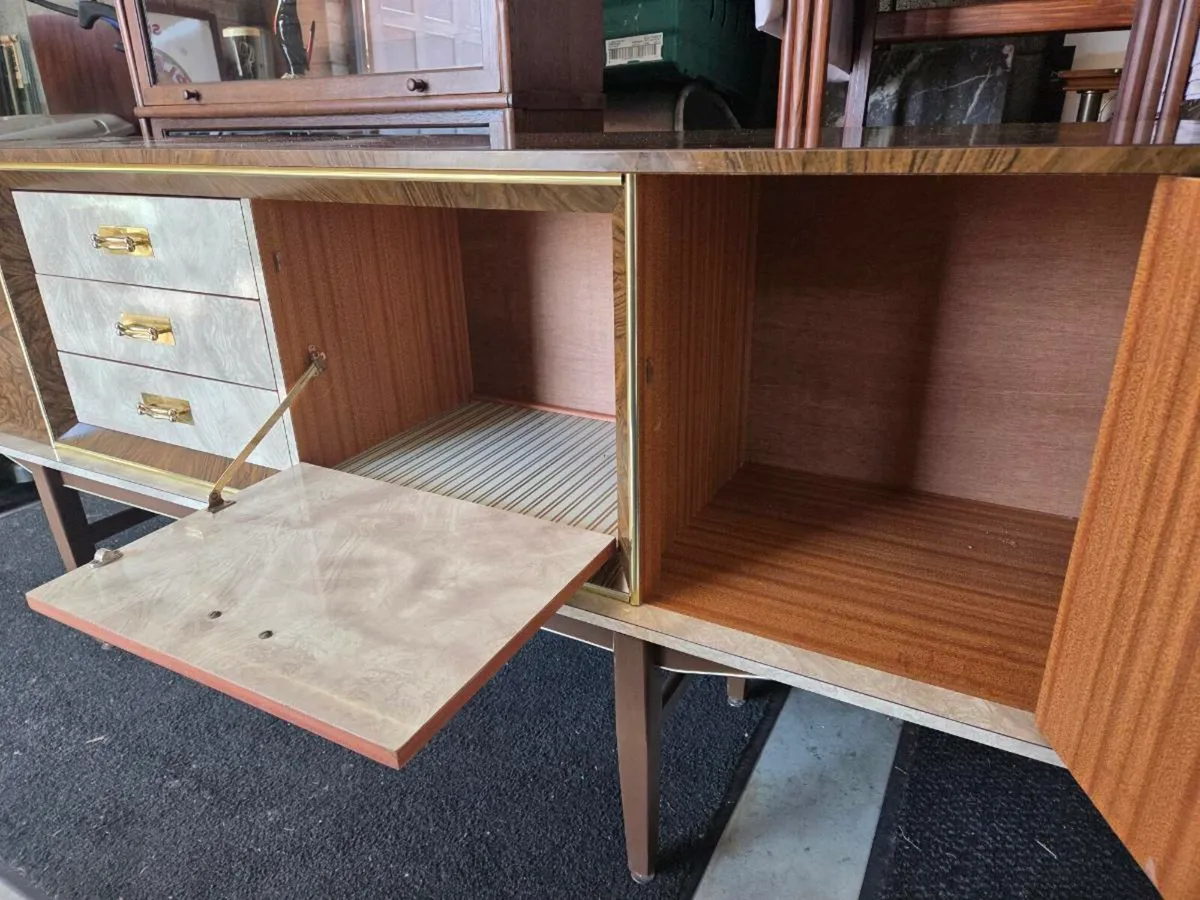 Mld century side bord . - Image 4