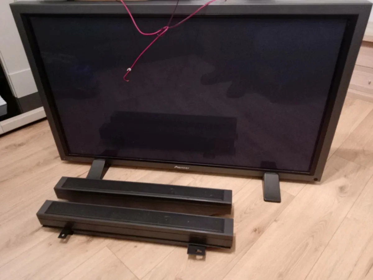 Plasma Monitor 50 inch with speakers - Image 1