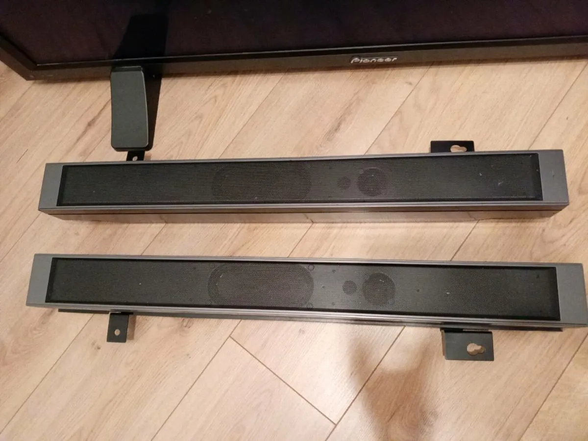 Plasma Monitor 50 inch with speakers - Image 2