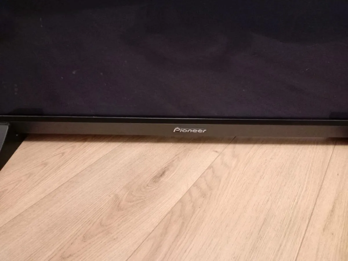 Plasma Monitor 50 inch with speakers - Image 3