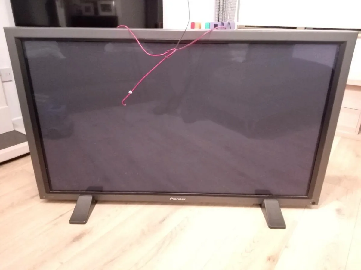 Plasma Monitor 50 inch with speakers - Image 4