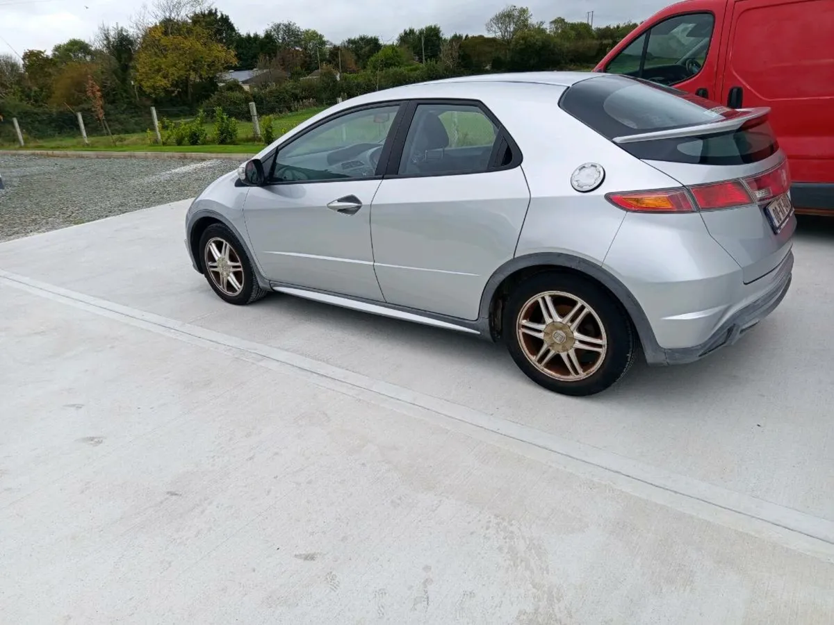 Honda civic 2008 - Image 3
