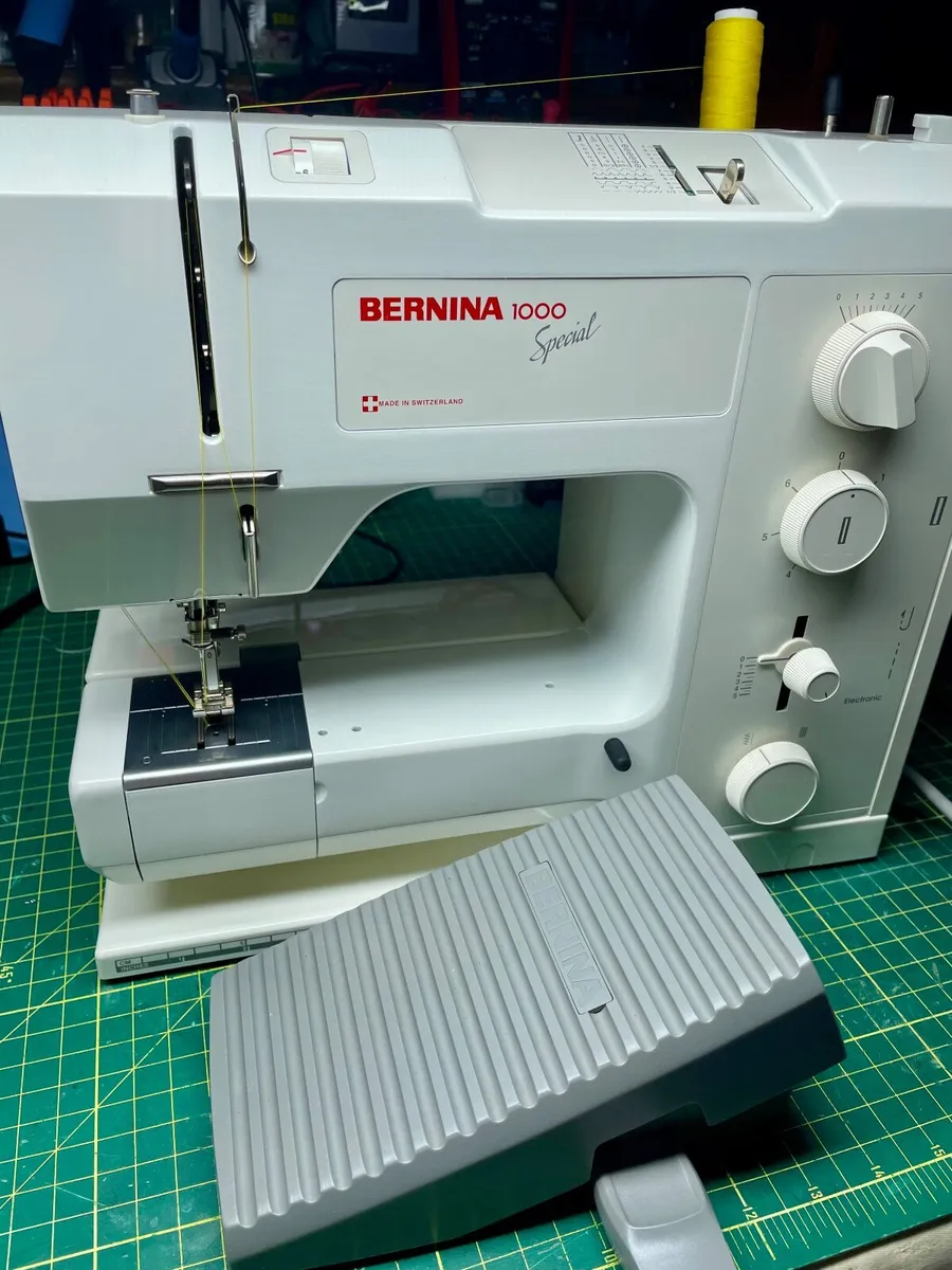 Bernina 1000 Special Sewing Machine -Just Serviced - Image 3