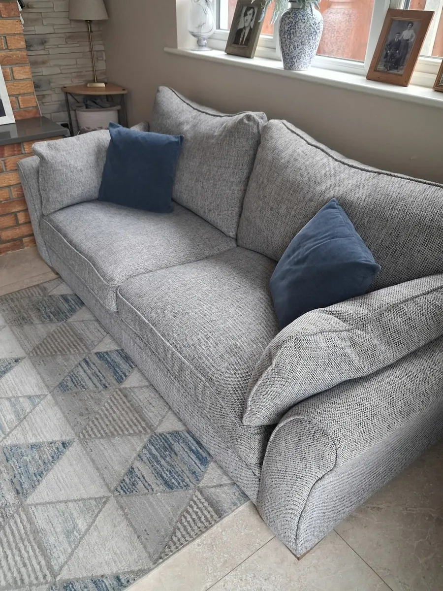 Couch - Image 1