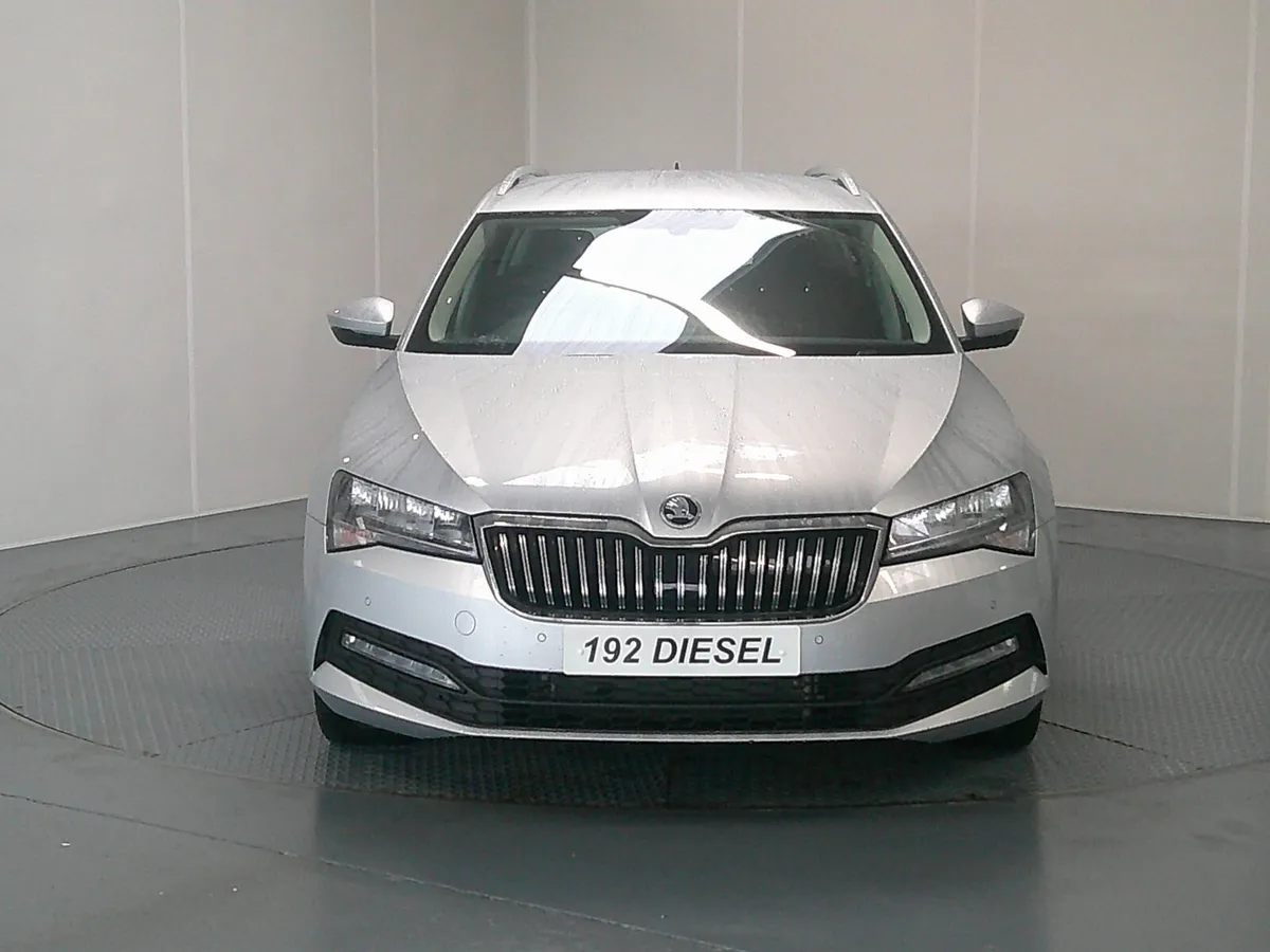 Skoda Superb 2019 - Image 2