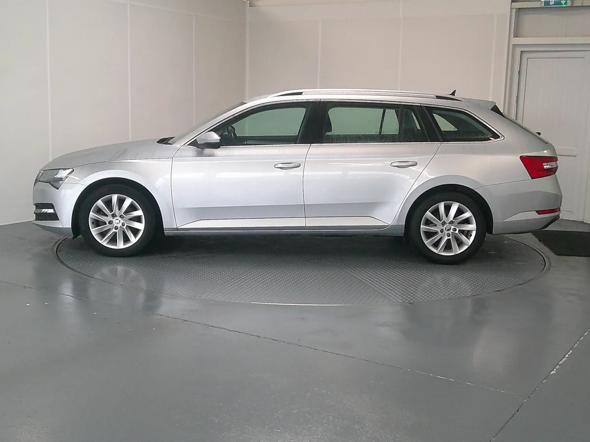Skoda Superb 2019 - Image 4