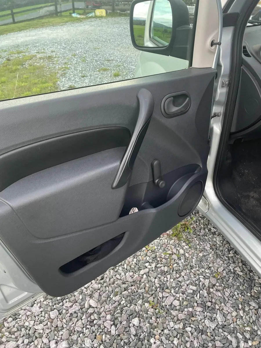 Renault Kangoo 2013 low mileage swop for Car - Image 2