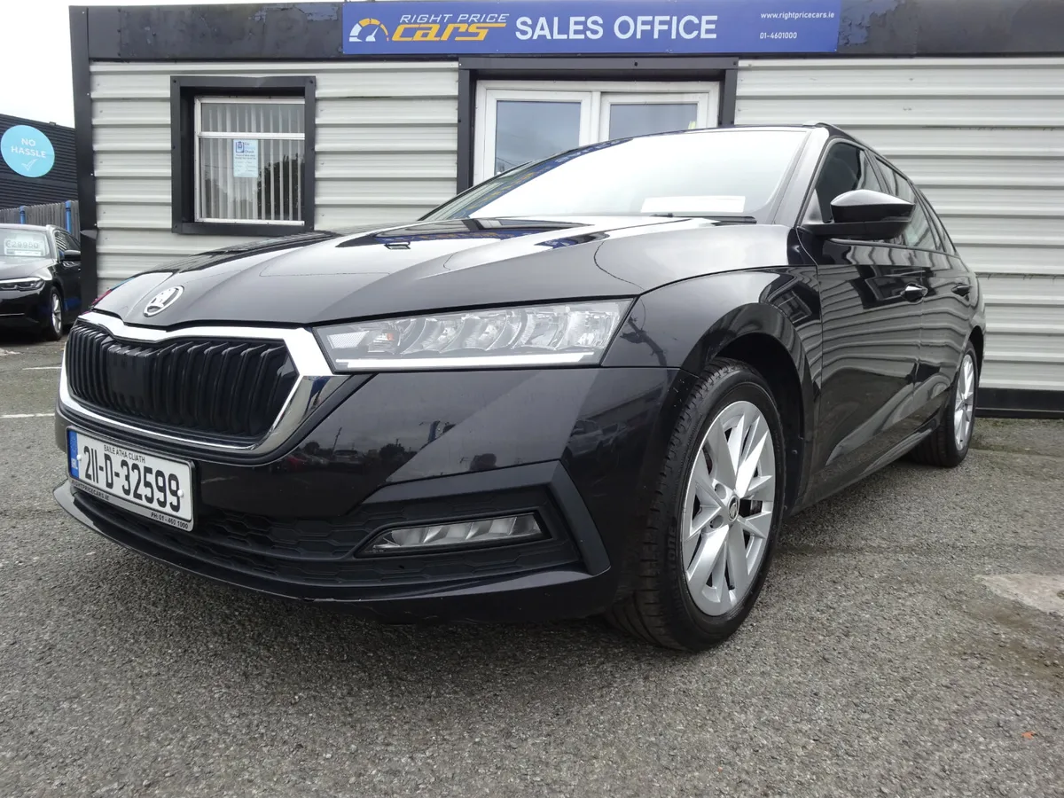 SKODA OCTAVIA 1.0 TSI PETROL AMBITION ESTATE AUTO - Image 3