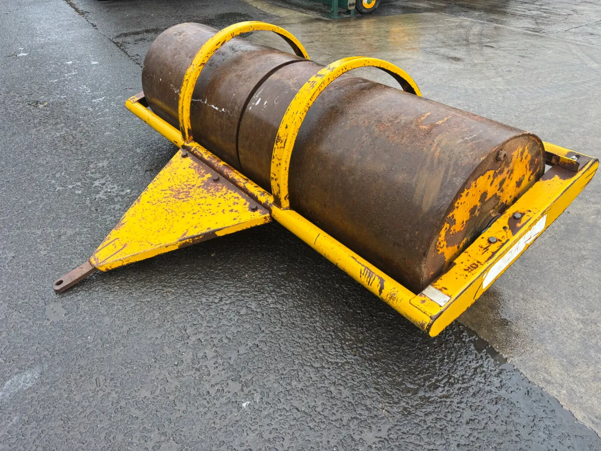 Grays 8Ft Roller - Image 1