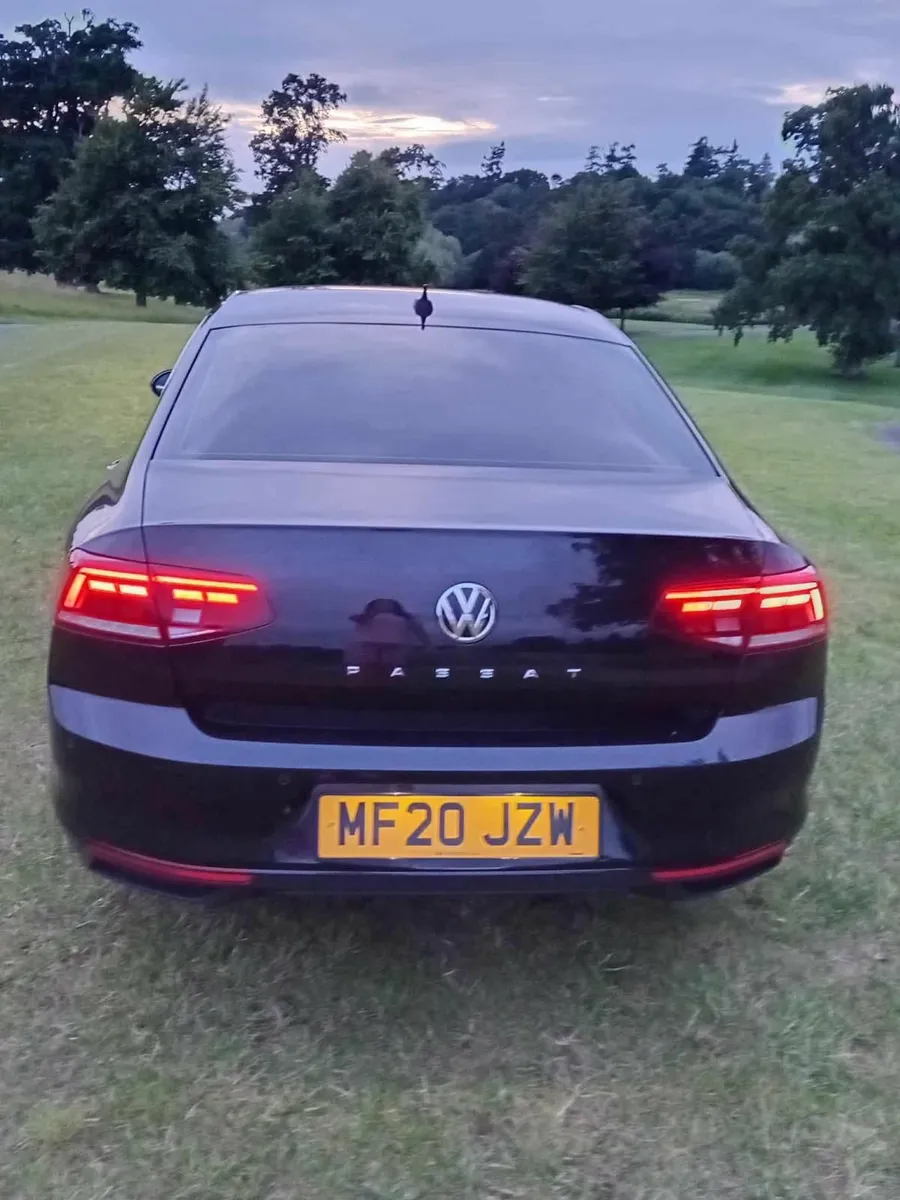 Volkswagen Passat 2020 - Image 2