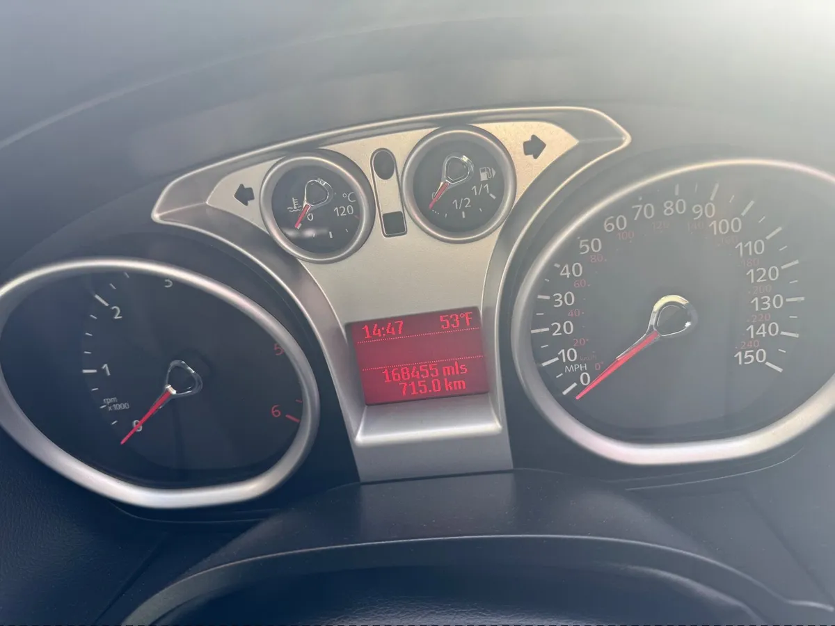 Ford Focus 2011 - Image 3