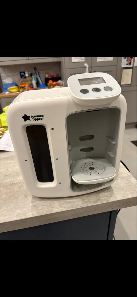 Bottle maker