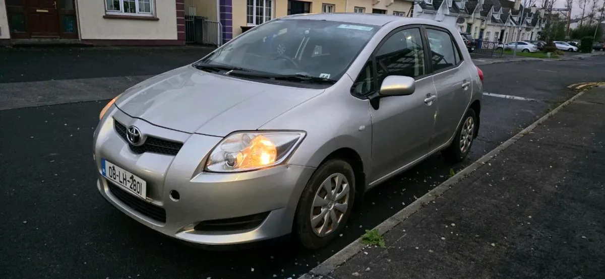 Toyota Auris 1.4 D4D Terra 2008 - Image 1