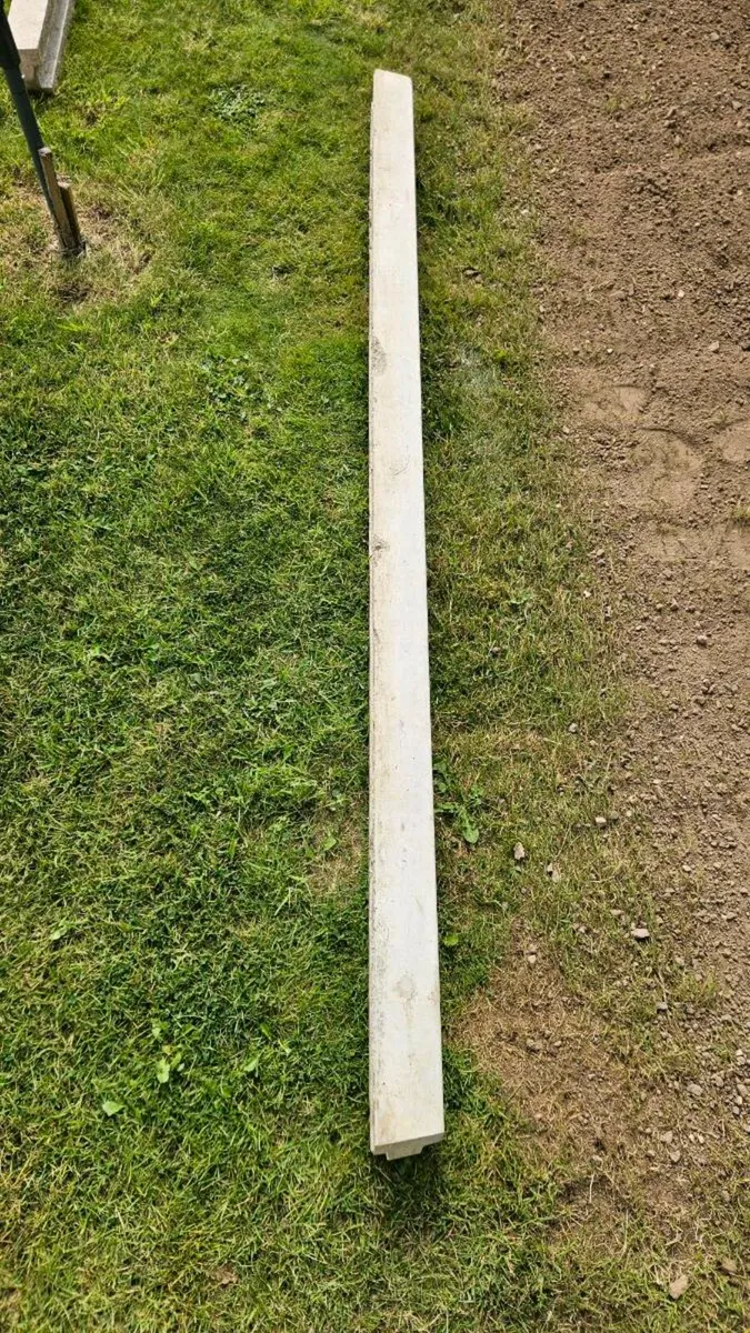 concrete fence posts x 3 - Image 3
