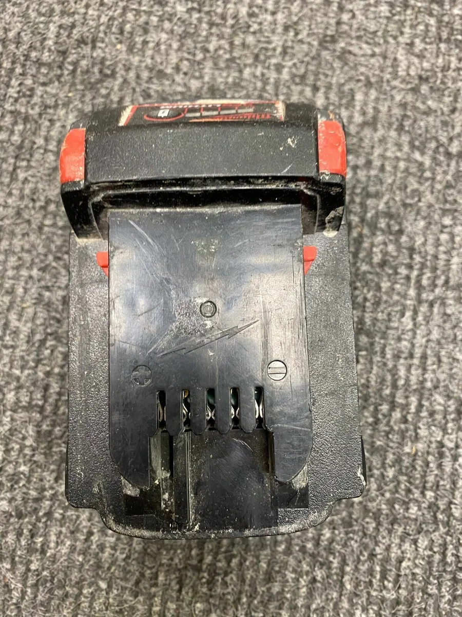 Milwaukee M18B4 4AH Battery - Image 2