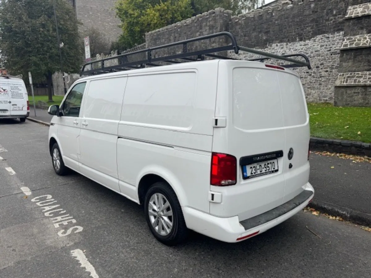Volkswagen Transporter 2023 - Image 3