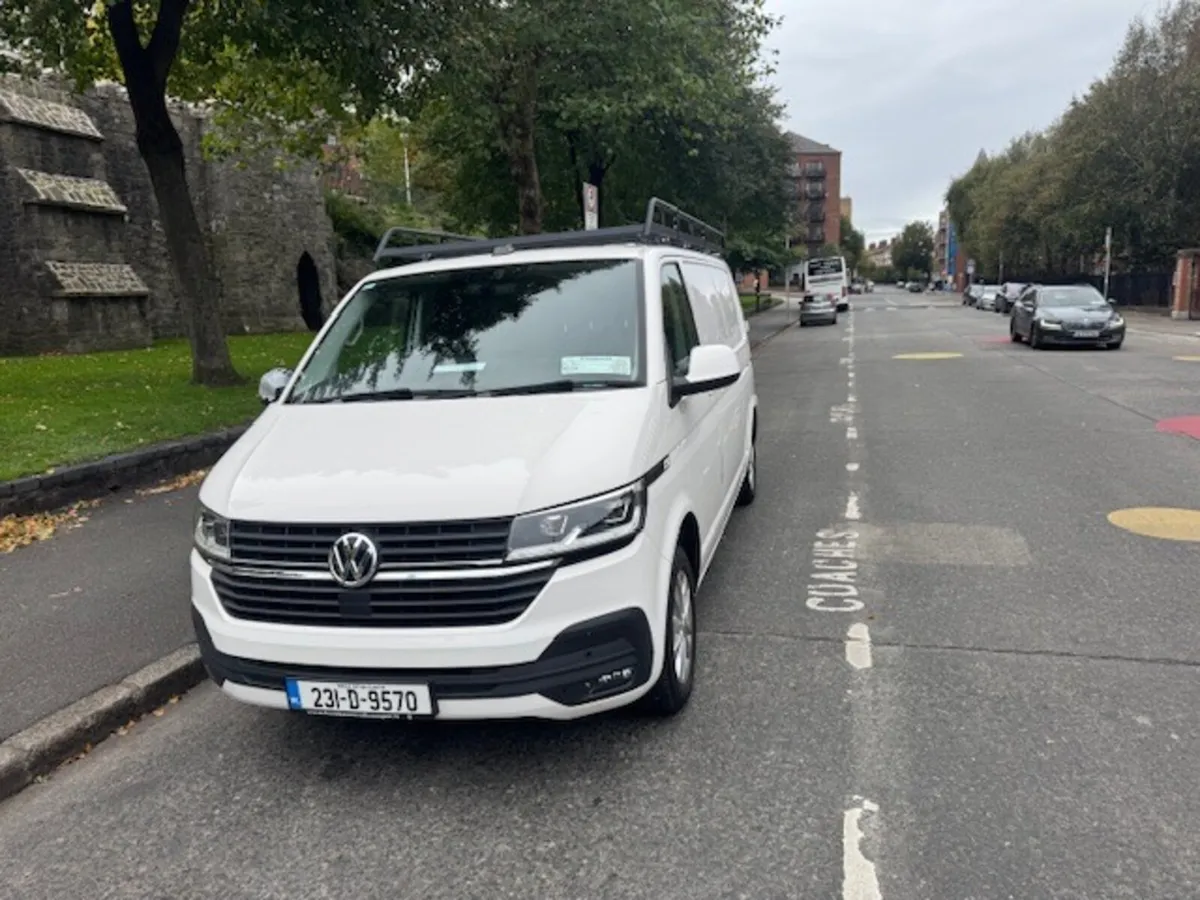 Volkswagen Transporter 2023 - Image 4