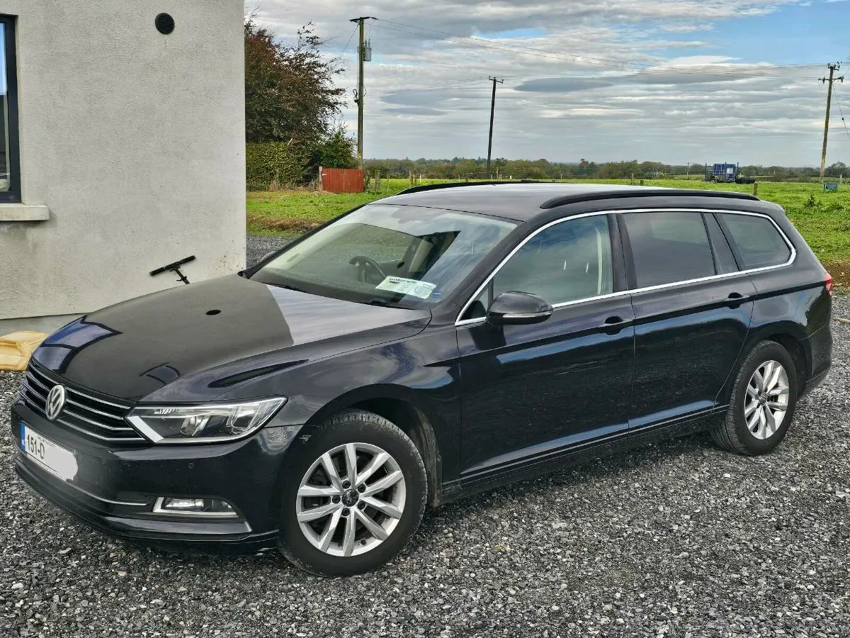 Volkswagen Passat 2015 - Image 2