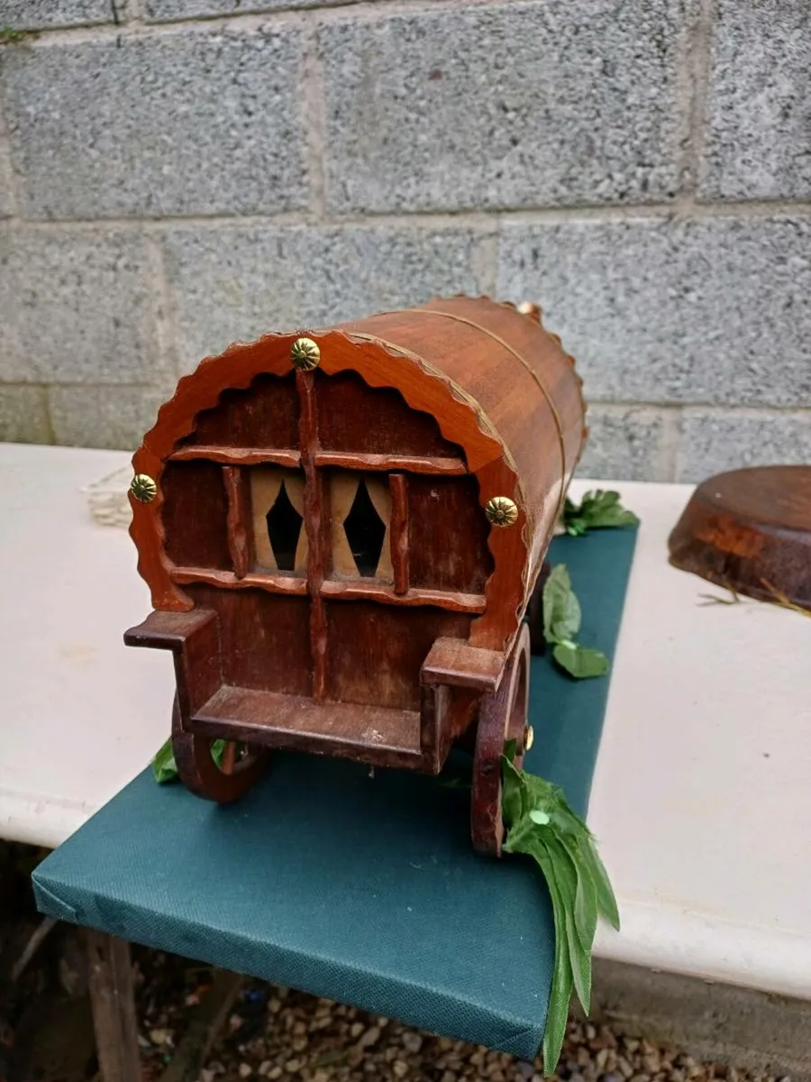 Vintage Handmade Caravan & Horse - Image 4