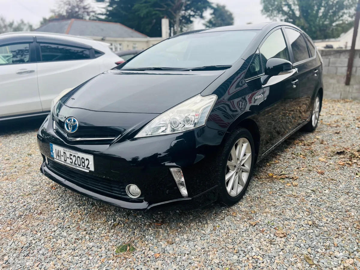 Toyota Prius **2014** 5 seater - Image 2