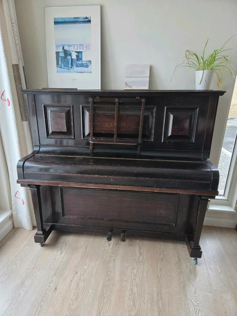 Piano - Image 1