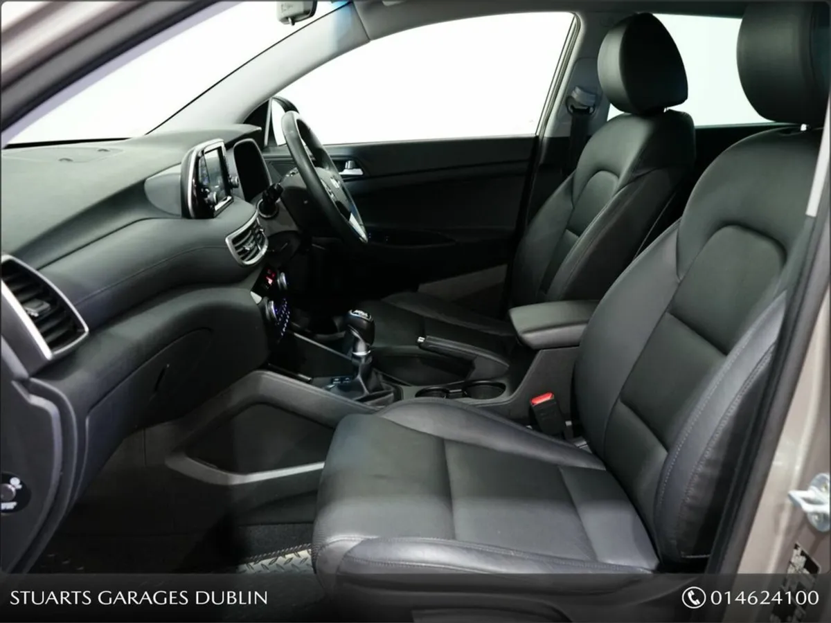 Hyundai Tucson ix35 Executive 5DR - ** Low Kilomet - Image 3
