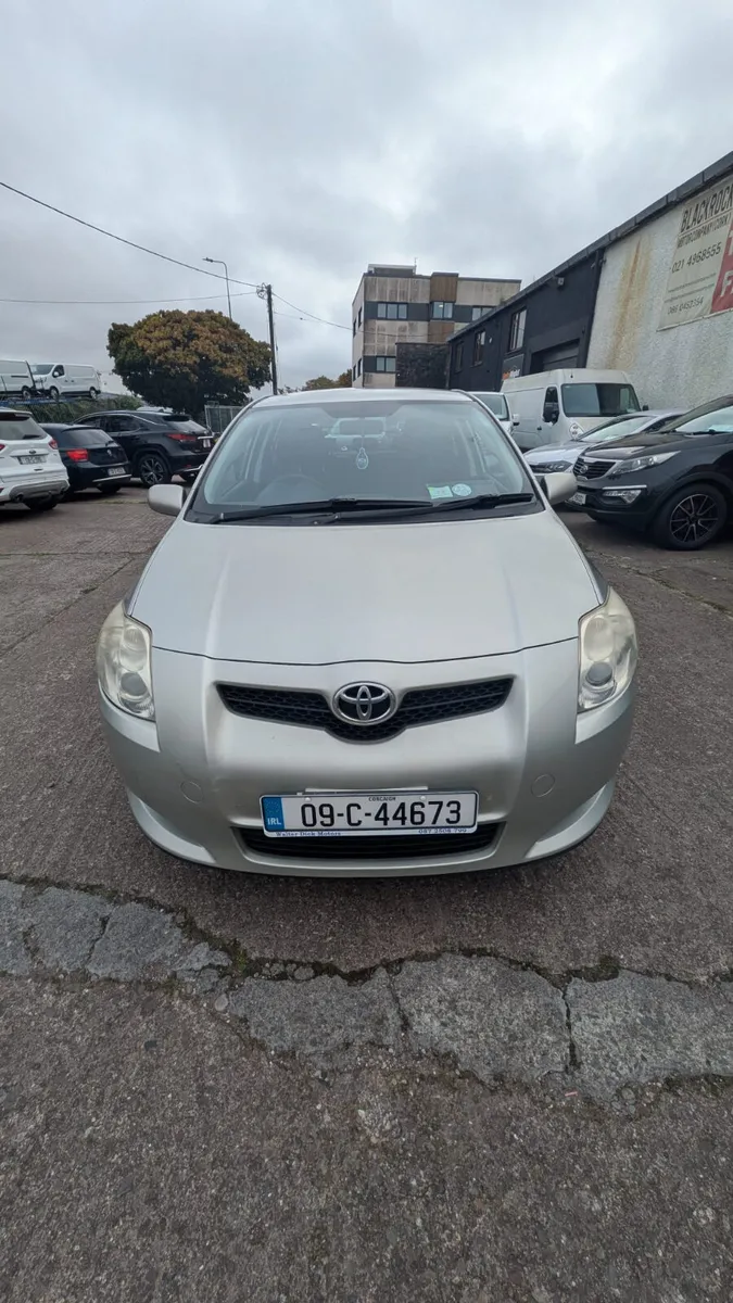 Toyota Auris 2009 - Image 1