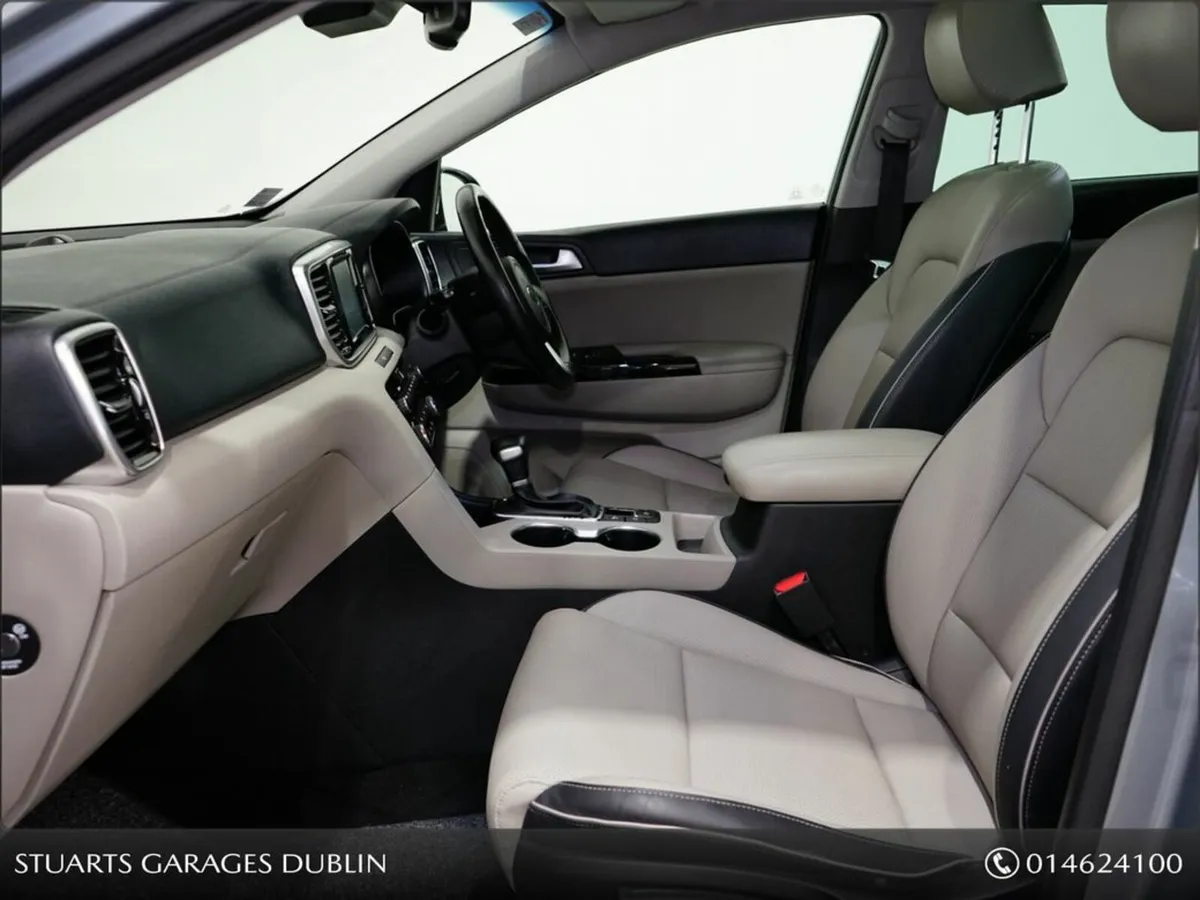 Kia Sportage K3 5DR Auto - Electric , leather and - Image 3