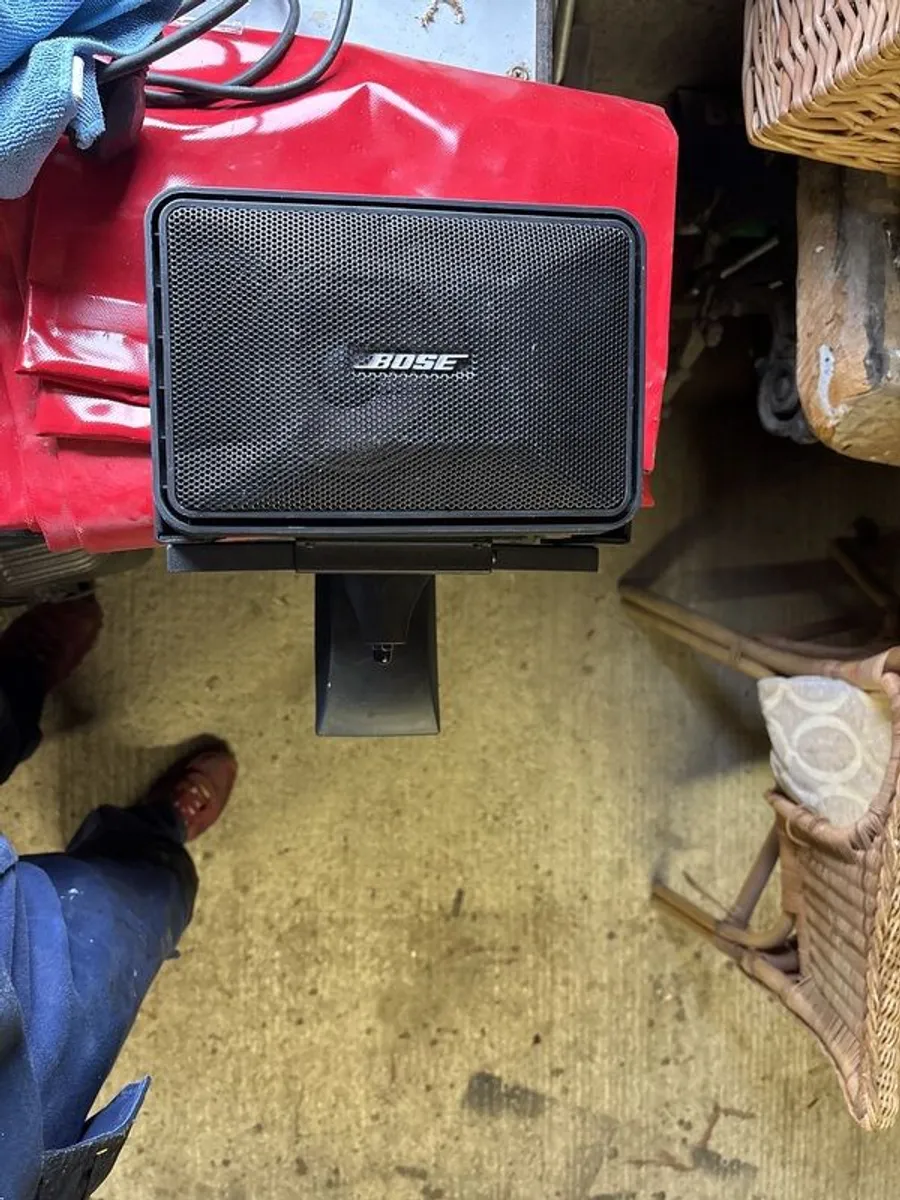 Bose x 2 speakers - Image 2