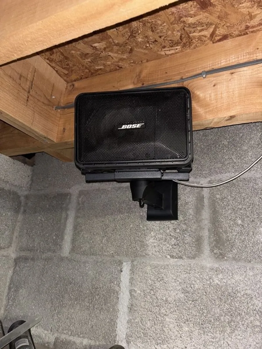 Bose speakers x 2 - Image 4